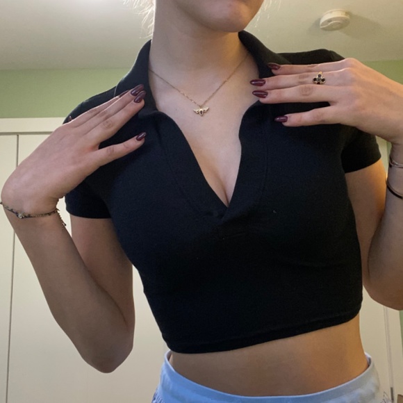 black crop top - Picture 5 of 8